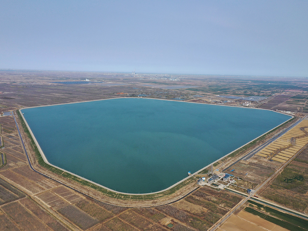 雙王城水庫：瀕海鹽堿地復(fù)雜地基垂直懸掛與復(fù)合膜防滲體平原水庫